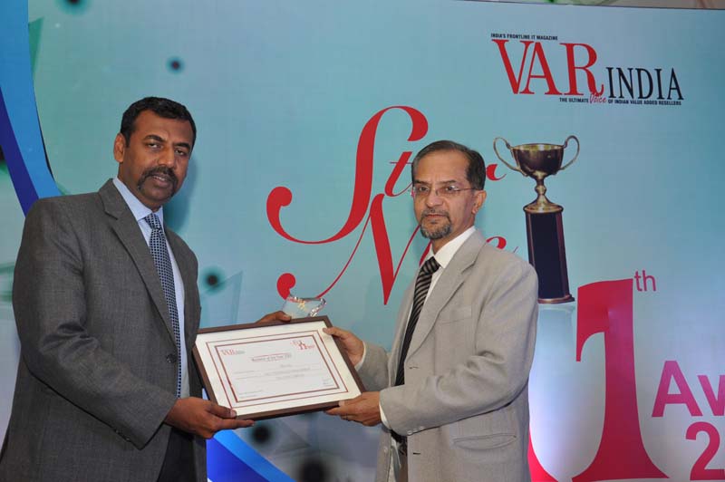 Mr. Rajiv Sinha,Director-RAILTEL Corporation giving away award to IBM